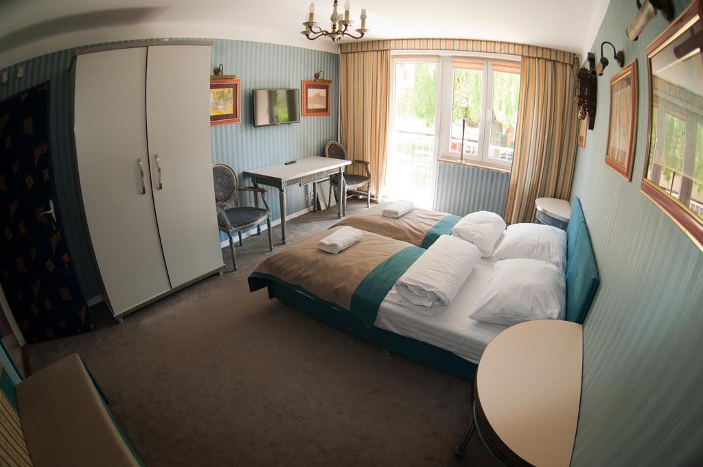 The Center Apartments Krakowska Жешов Стая снимка