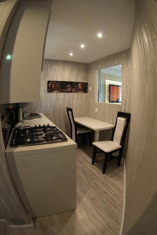 The Center Apartments Krakowska Жешов Стая снимка